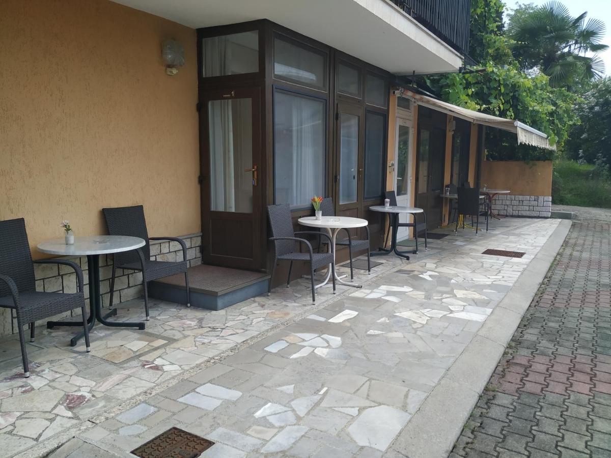 Accomodation Pertout Nova Gorica Extérieur photo